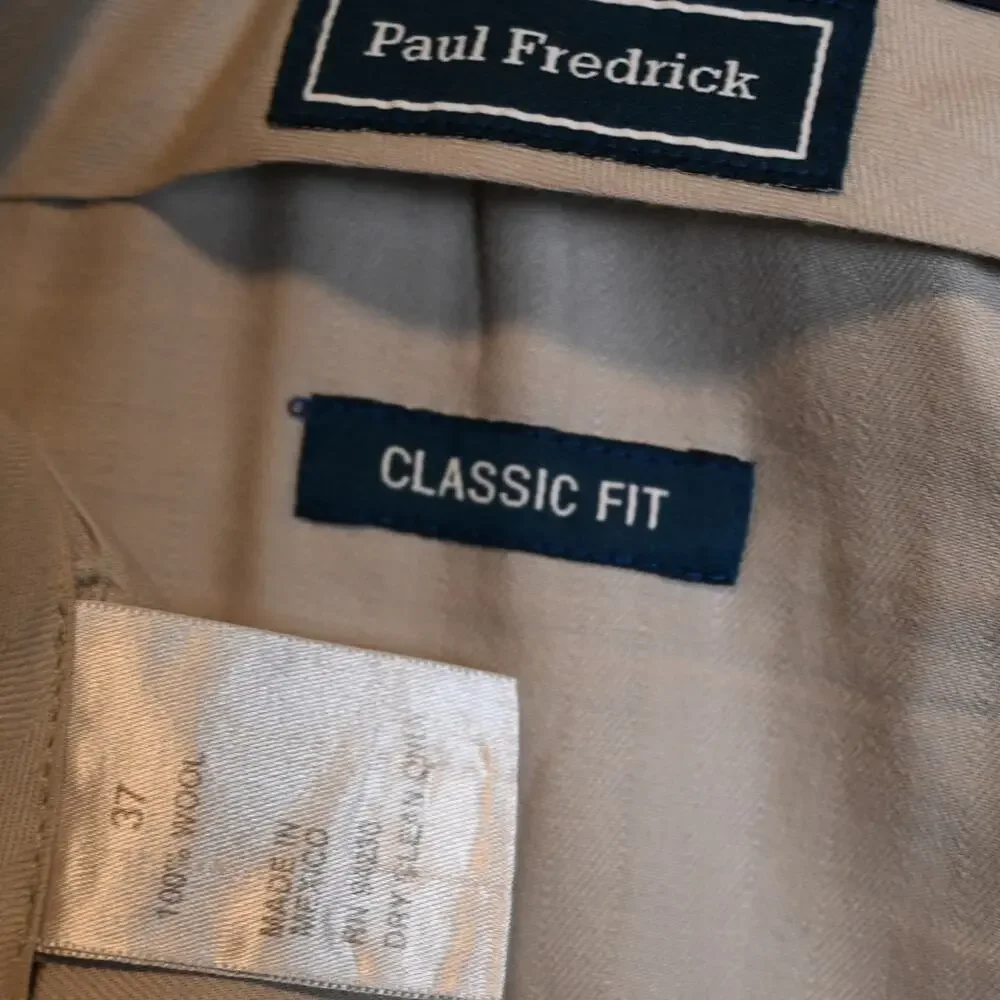 Paul Fredrick Men's 37 (36x29 actual) 100% Wool Classic Fit Pleated Trousers